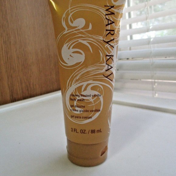 COPY - Mary Kay ~ CREAMY FROSTED VANILLA BODY WASH - Picture 1 of 2